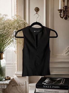 ZARA Elegant Black Tailored Sleeveless Zip Top